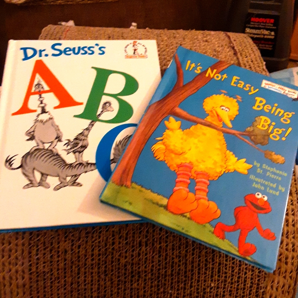 2 DR.SEUSS BOOKS